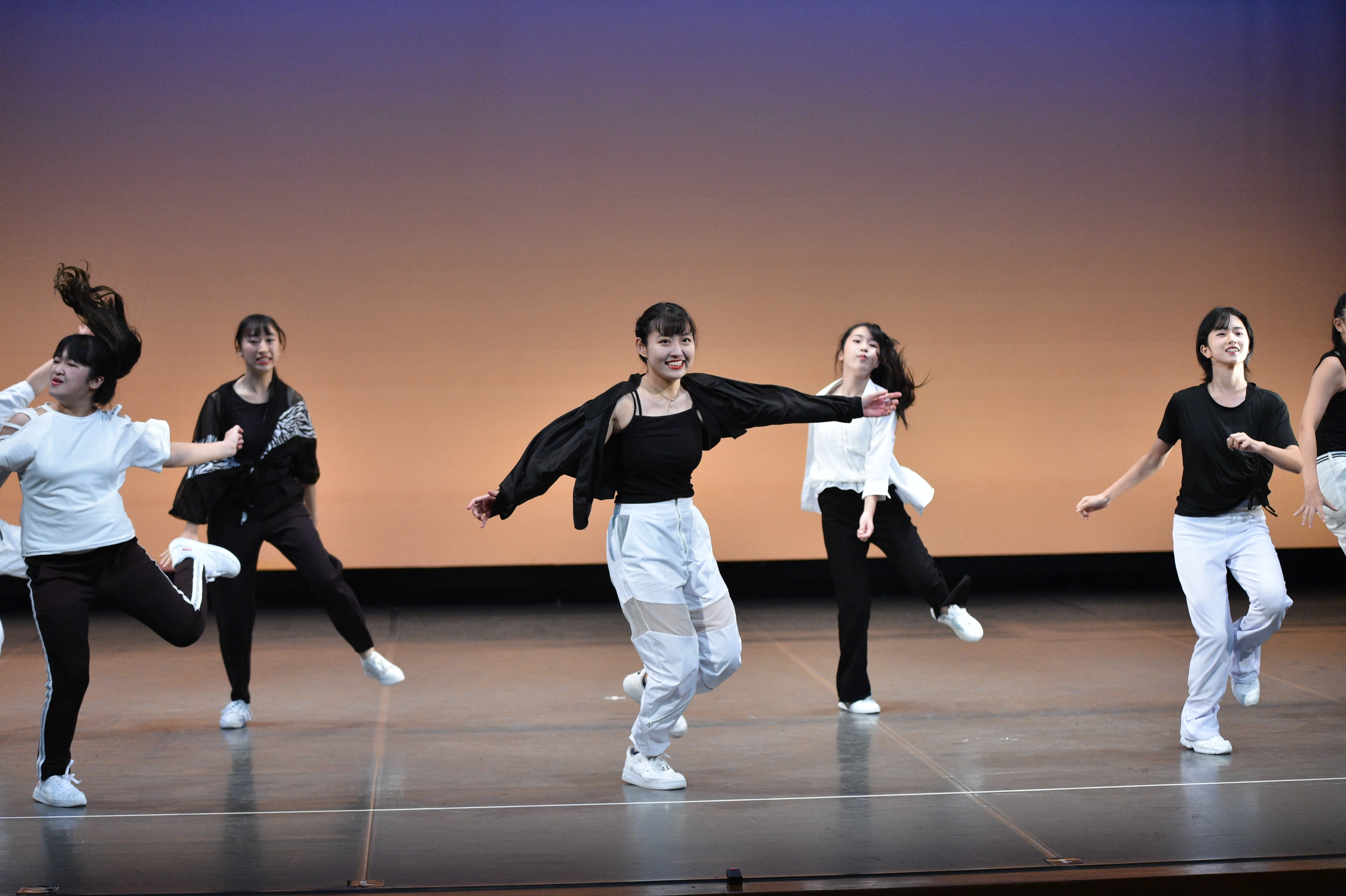 大学生が輝ける舞台で、演技力を磨こう！